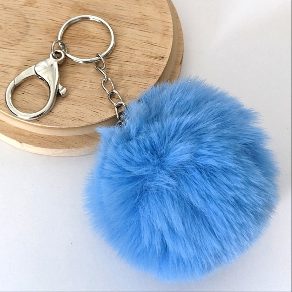 Faux  Pom Pom Keychain | Brand New | - Picture 1 of 2